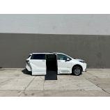 2025 Toyota Sienna XLE Plus